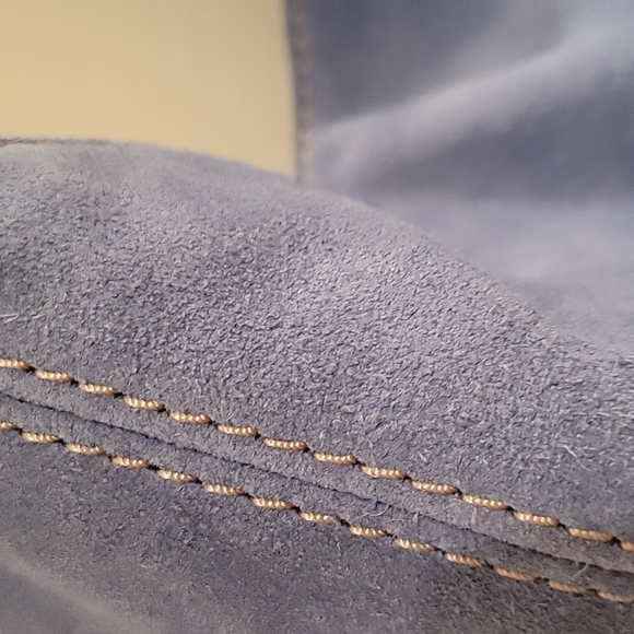 NWT Michael Kors suede shoulder bag. - Picture 2 of 8